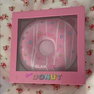 Glamlite pink donut palette